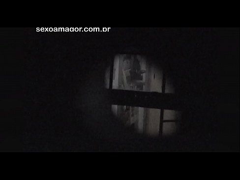 ❤️ Blondīnīte tiek slepeni filmēta ar kaimiņu vuajeru, kurš slēpjas aiz dobiem ķieģeļiem ❤ Anāls porno pie porno lv.villagesexvideos.ru ❤